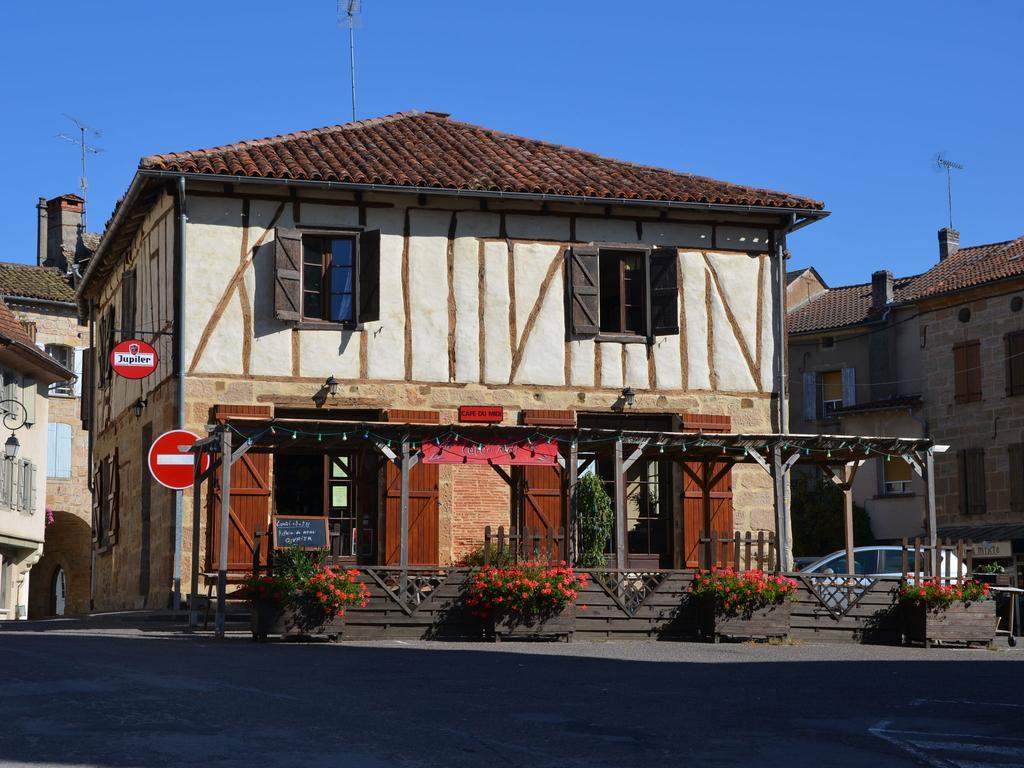 Le Lac Bleu Hotel Lacapelle-Marival Exterior photo